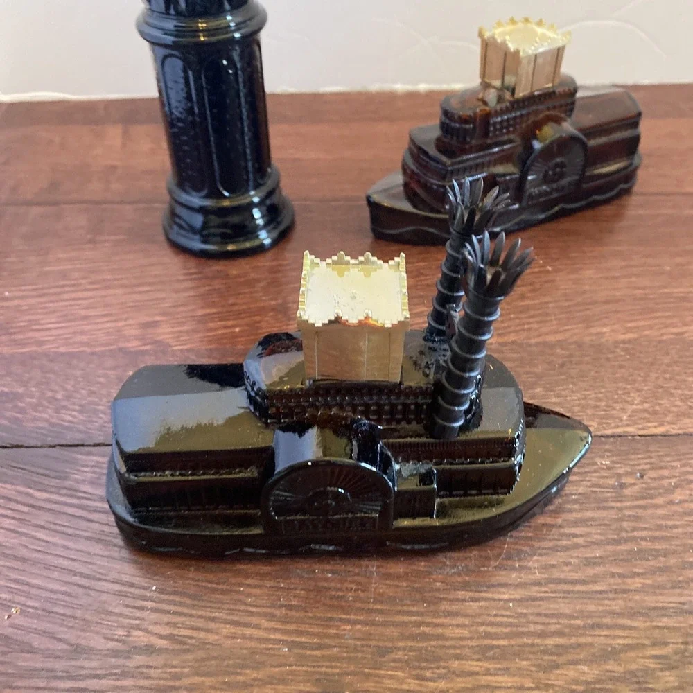Vintage Avon cologne bottles, Lot Of 4, ‎ Water pump, 2 Steamboats, Stagecoach